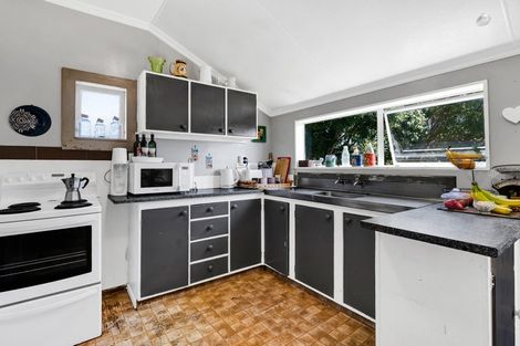 Photo of property in 43 Victoria Street, Hawera, 4610