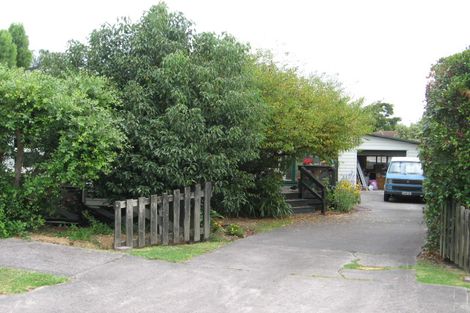 Photo of property in 18 Raphael Place, West Harbour, Auckland, 0618