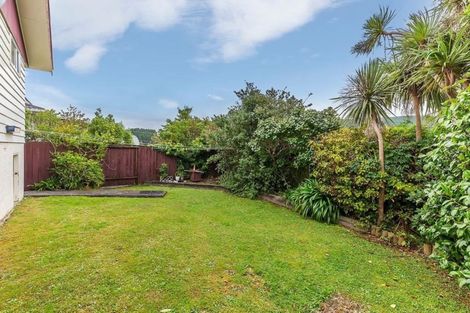 Photo of property in 1 Zande Terrace, Tawa, Wellington, 5028