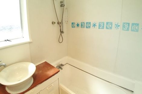 Photo of property in 154 Cascades Road, Pakuranga Heights, Auckland, 2010