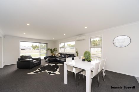 Photo of property in 14 Freedom Drive, Kelvin Grove, Palmerston North, 4414