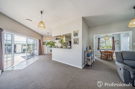 Photo of property in 11 Elizabeth Street, Moera, Lower Hutt, 5010