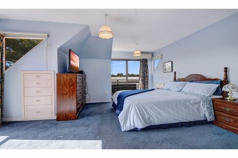 Photo of property in 30 Derenzy Place, Avonhead, Christchurch, 8042