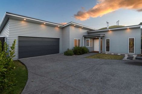 Photo of property in 48 Falcon Drive, Welcome Bay, Tauranga, 3112