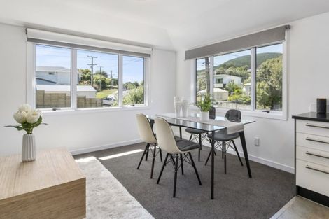 Photo of property in 1/19 Ranui Terrace, Tawa, Wellington, 5028