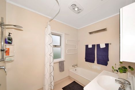 Photo of property in 28 Disraeli Street, Hawera, 4610