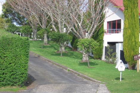 Photo of property in 12 Bradley Place, Lynmore, Rotorua, 3010