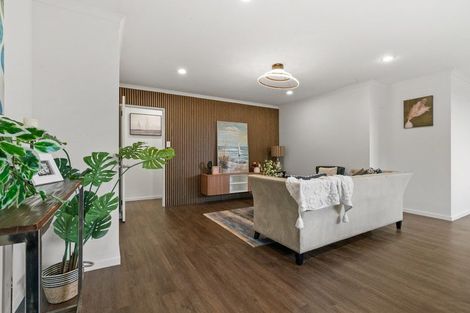 Photo of property in 197 Keri Vista Rise, Papakura, 2110