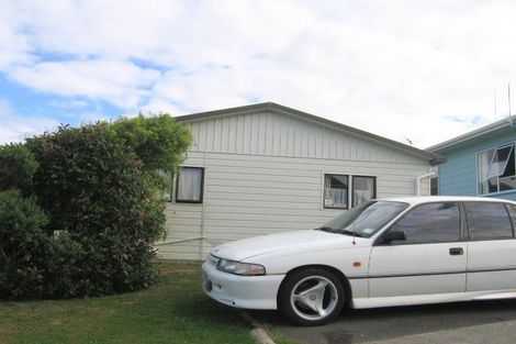 Photo of property in 69 Frobisher Street, Island Bay, Wellington, 6023