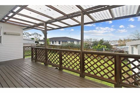 Photo of property in 3 Ngatoa Place, Glenfield, Auckland, 0629