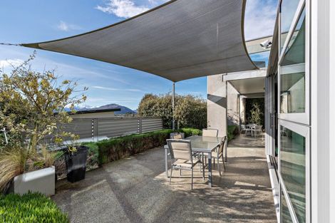 Photo of property in 3 Botting Place, Wanaka, 9305
