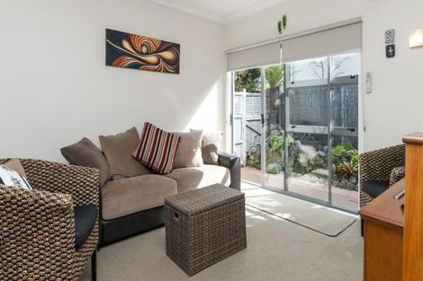 Photo of property in 1/124 Bucklands Beach Road, Bucklands Beach, Auckland, 2012