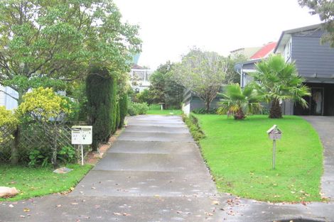 Photo of property in 32 Thorburn Avenue, Red Beach, 0932