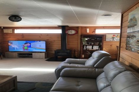 Photo of property in 10a Bunnythorpe Road, Papakura, 2110