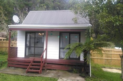 Photo of property in 42 Kamahi Street, Stokes Valley, Lower Hutt, 5019