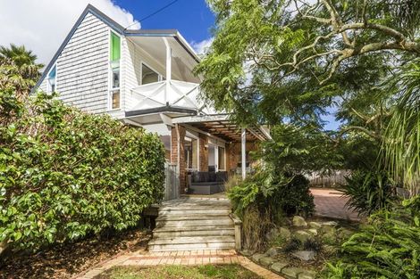 Photo of property in 1/45 Matipo Road, Mairangi Bay, Auckland, 0630