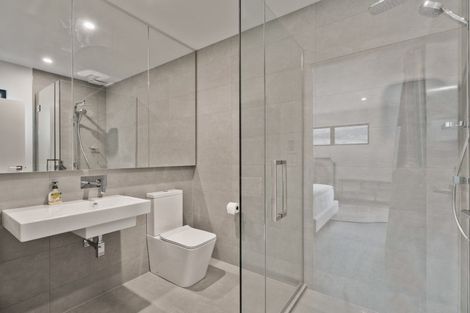 Photo of property in 11 Red Deer Rise, Kelvin Heights, Queenstown, 9300