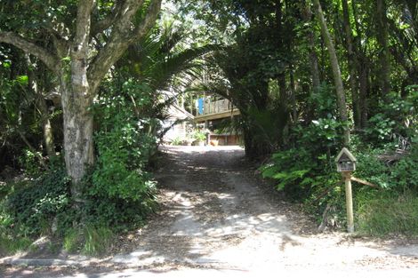 Photo of property in 111 Motutara Road, Muriwai, 0881