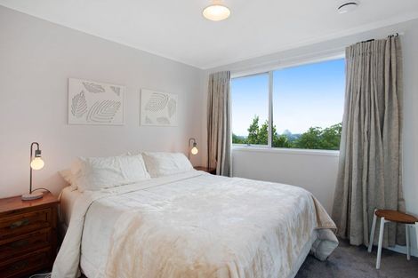 Photo of property in 3 Deverell Place, Northcross, Auckland, 0632