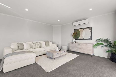 Photo of property in 2 Muriel Way, Papamoa Beach, Papamoa, 3118