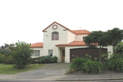Photo of property in 1/2 Stoneleigh Court, Sunnynook, Auckland, 0632