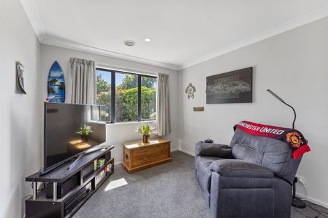 Photo of property in 10 Carlow Grove, Birchville, Upper Hutt, 5018