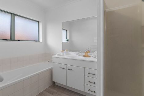 Photo of property in 8 Elmbridge Place, Owhata, Rotorua, 3010