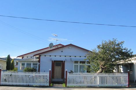 Photo of property in 3 South Street, Petone, Lower Hutt, 5012