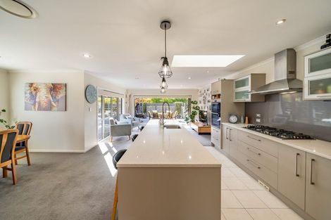 Photo of property in 140 Norana Road, Timberlea, Upper Hutt, 5018