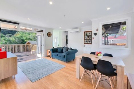 Photo of property in 905 Swanson Road, Swanson, Auckland, 0612