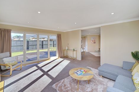 Photo of property in 5 Corsican Grove, Parklands, Christchurch, 8083