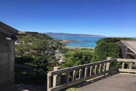 Photo of property in 52 Milne Terrace, Island Bay, Wellington, 6023