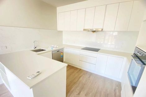 Photo of property in 92 Penguin Drive, Murrays Bay, Auckland, 0630