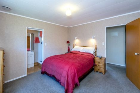 Photo of property in 16 Wright Grove, Levin, 5510