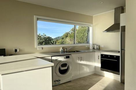 Photo of property in 8d Nikau Road, Point Howard, Lower Hutt, 5013