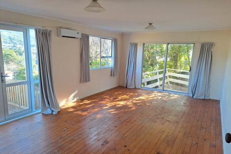 Photo of property in 84 Taylor Terrace, Tawa, Wellington, 5028