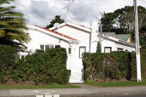 Photo of property in 1 Shelly Beach Parade, Cockle Bay, Auckland, 2014