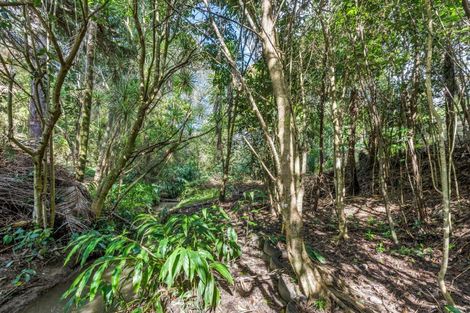 Photo of property in 29 Kayeleen Place, Cockle Bay, Auckland, 2014