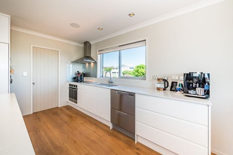 Photo of property in 173 Weggery Drive, Waikanae Beach, Waikanae, 5036