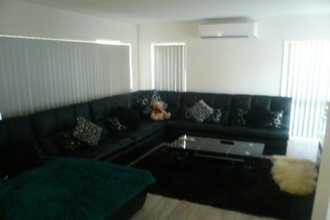 Photo of property in 63a Archibald Road, Kelston, Auckland, 0602