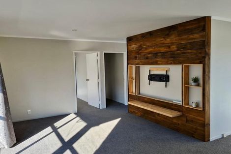 Photo of property in 2/332 Whangaparaoa Road, Stanmore Bay, Whangaparaoa, 0932