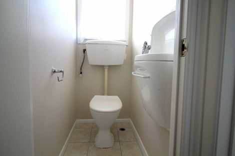 Photo of property in 2 Nash Road, Mount Roskill, Auckland, 1041