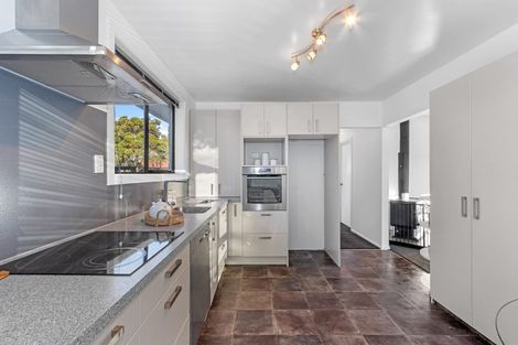 Photo of property in 17 Rosanna Place, Aranui, Christchurch, 8061