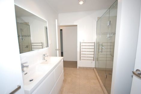 Photo of property in 4/8 Tawera Road, Greenlane, Auckland, 1051