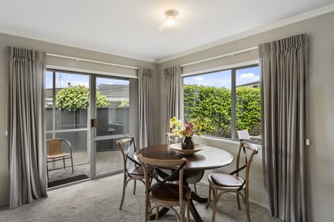 Photo of property in 3/3 Union Street, Merrilands, New Plymouth, 4312