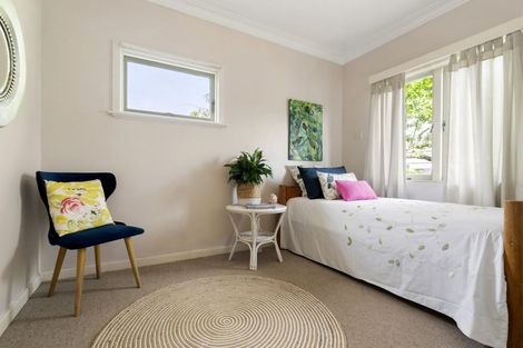 Photo of property in 19a Old Lake Road, Narrow Neck, Auckland, 0624