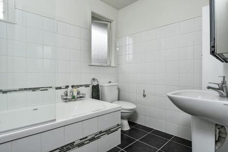 Photo of property in 29 Kapuka Road, Mangere Bridge, Auckland, 2022