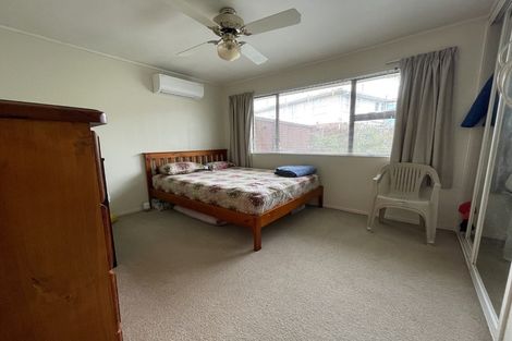 Photo of property in 2/4267 Great North Road, Glendene, Auckland, 0602