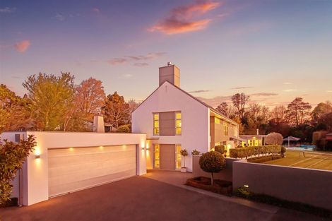 Photo of property in 15 Hamilton Avenue, Ilam, Christchurch, 8041