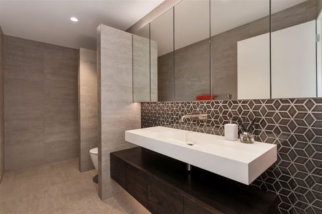 Photo of property in 3 Inverness Lane, Redcliffs, Christchurch, 8081